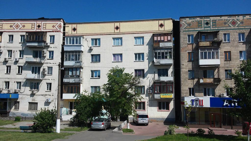 У Києві з'явилася своя "Пізанська вежа". Фотофакт