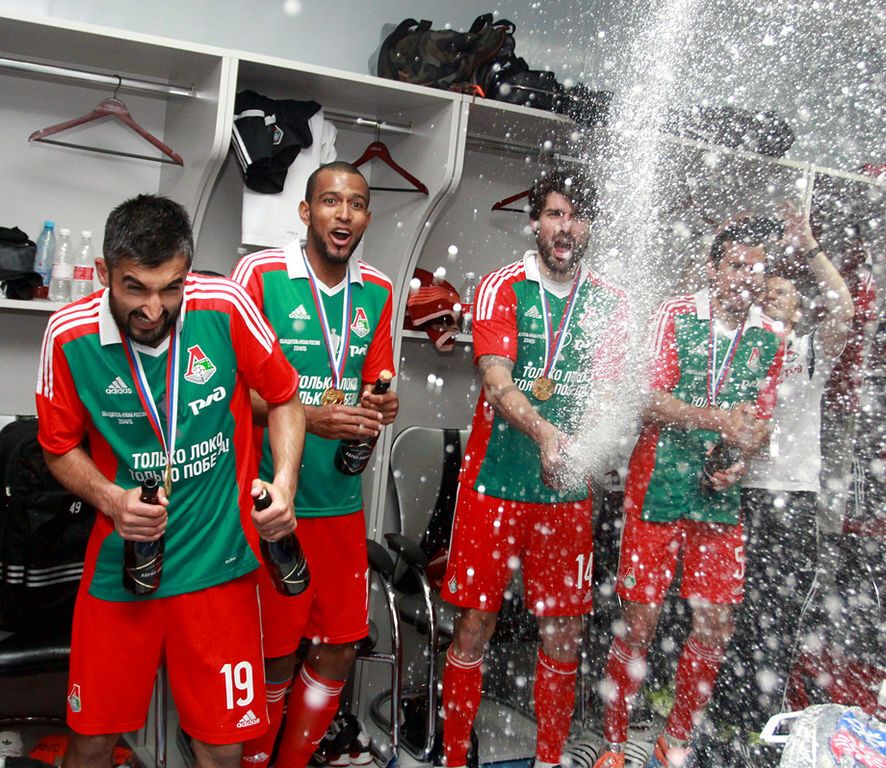 Президент "Локомотива" переплюнула Суркиса на праздновании победы в Кубке: яркие фото