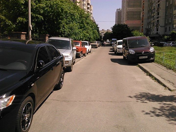 Киевлянка показала улицу, "где все перепуталось": фотофакт