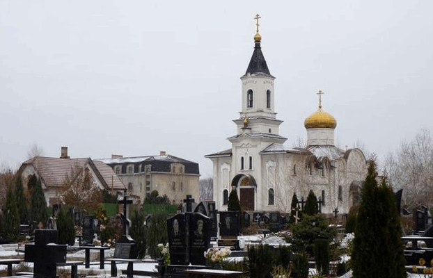 Донецк до и после войны: фотографии того, что осталось от цветущего города