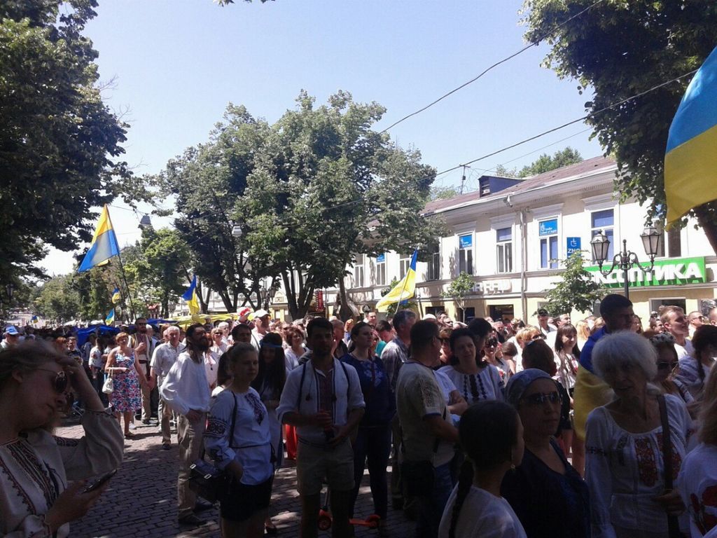 Саакашвили дефилировал на Марше вышиванок в Одессе: фотофакт