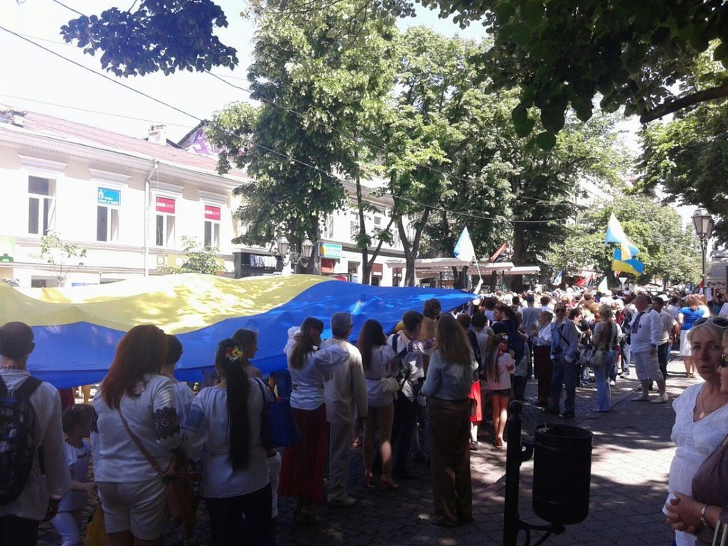 Саакашвили дефилировал на Марше вышиванок в Одессе: фотофакт