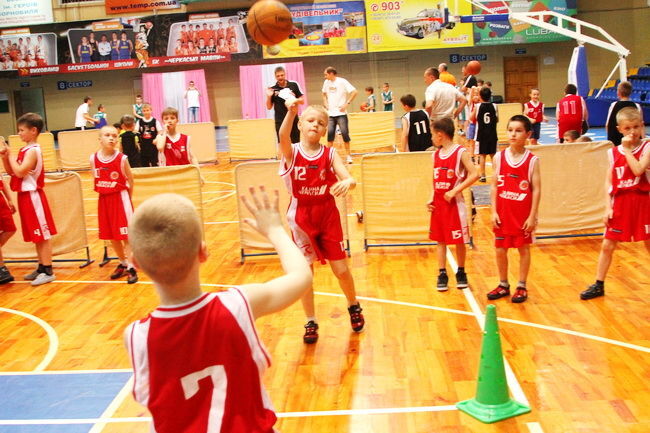 "Черкаськи Мавпы" провели яркий фестиваль юношеского баскетбола