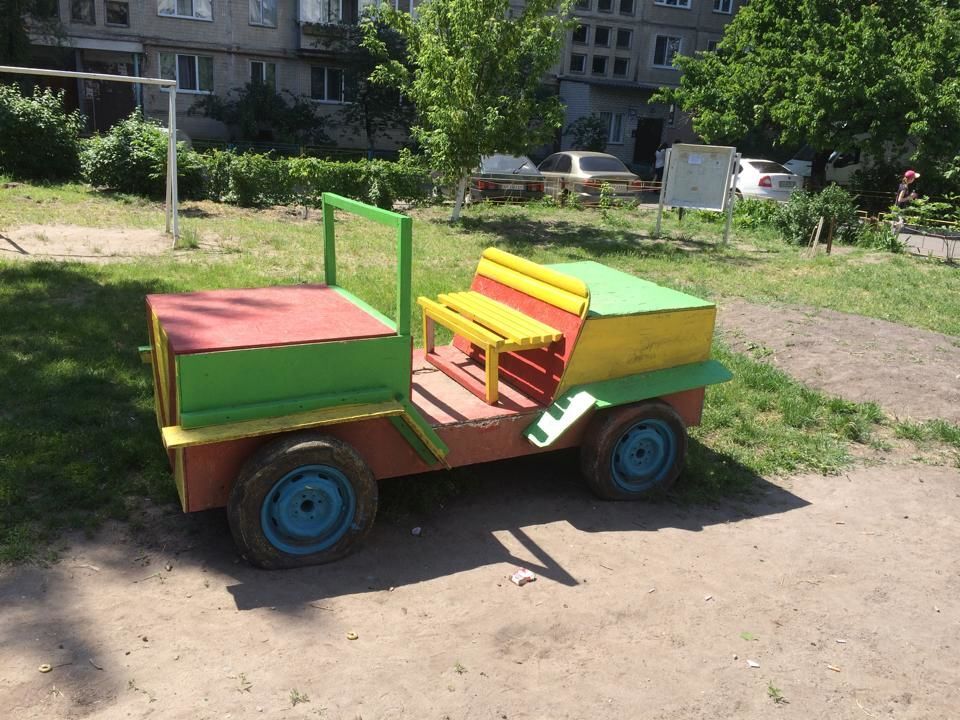 В Киеве активисты нашли единственную правильную парковку на газоне