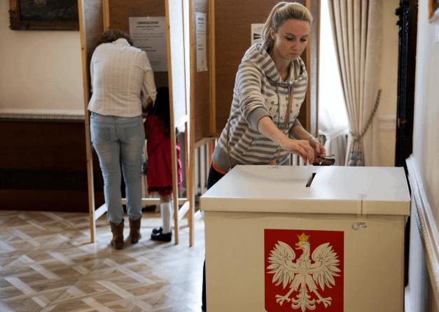 Выборы президента в Польше. Ожидание экзит-полов затягивается: фоторепортаж
