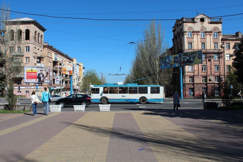 Как Мариуполь превратился в "форпост Украины": фото из прифронтового города