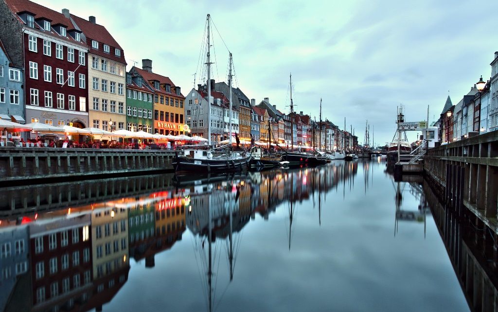 7 самых красивых городов, стоящих на воде