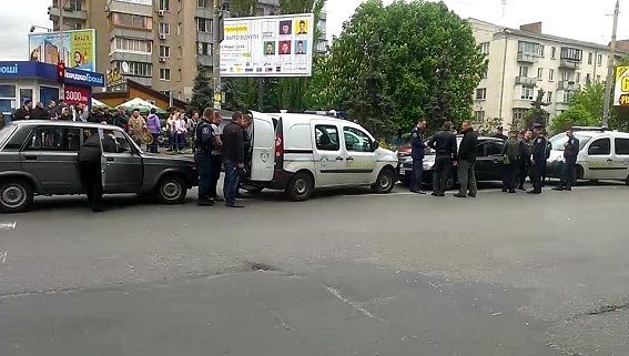 В Киеве на водителя с 20 тысячами гривен напал грабитель