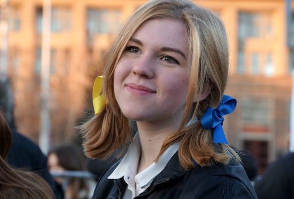 У Росії підлітка відправили в колонію за "українські" стрічки