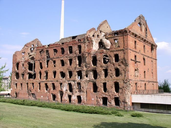 Киевлянин "прославил" памятник городской бесхозяйственности