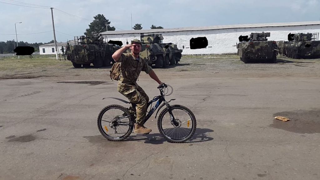 Бойцы АТО обкатали боевые велосипеды: фотофакт