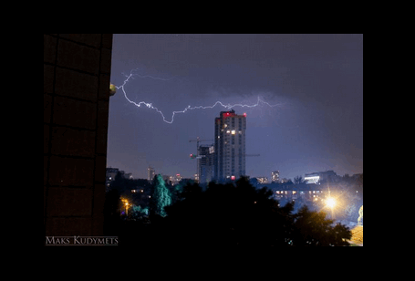 Фото грозы в Киеве взорвали Сеть