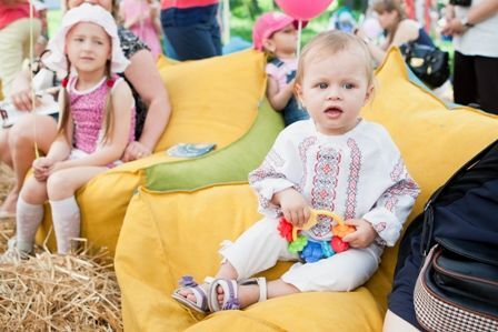 Сеничкин презентовал обложку своей второй кулинарной книги под названием "Сніданки для дітей"