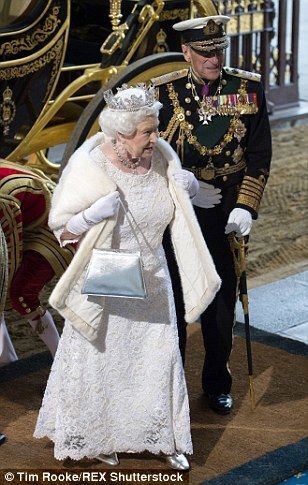 Тронная речь 2015: 89-летняя королева Британии поразила роскошным видом
