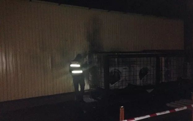 В Киеве на Оболони взорвали магазин ROSHEN. Фото и видео с места события