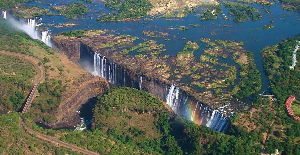 Гремящий дым Африки: путешествие на водопад Виктория