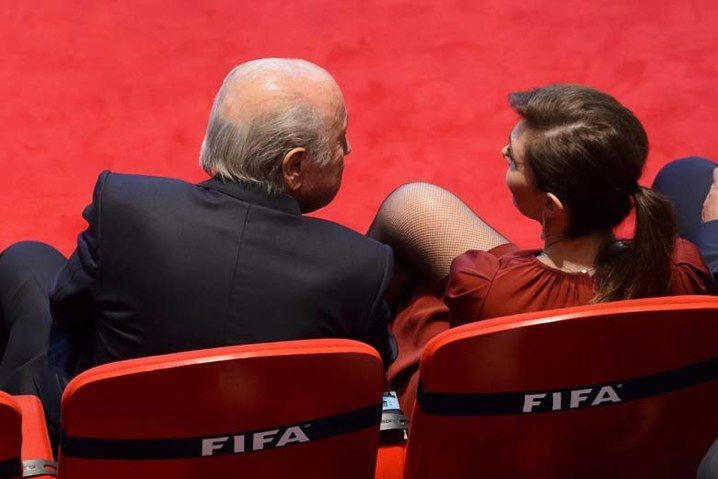 Старый ловелас. СМИ показали красавицу-возлюбленную скандального президента ФИФА