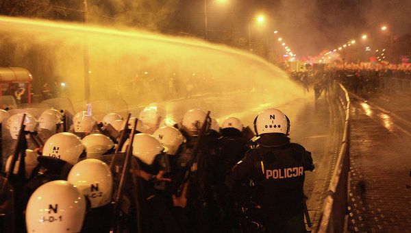 В Польше футбольный матч закончился смертью и массовыми беспорядками