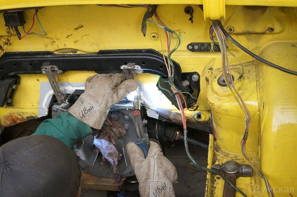 В Одессе из "Запорожца" сделали патриотический электромобиль. Фото- и видеофакт