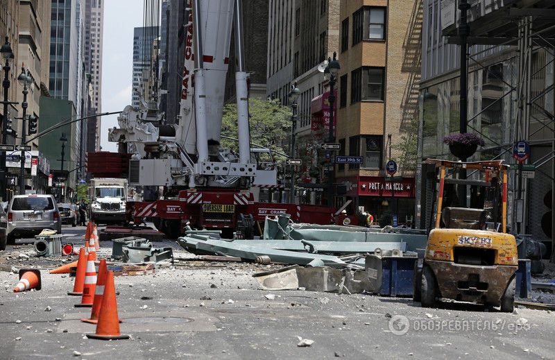 В Нью-Йорке строительный кран упал на небоскреб: есть пострадавшие