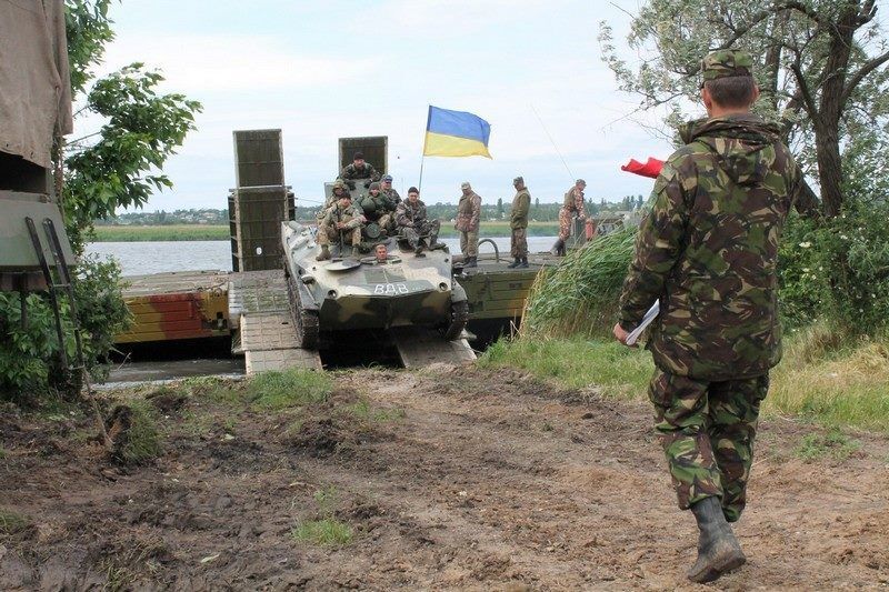 Украина провела масштабные учения десантных войск: фотофакт