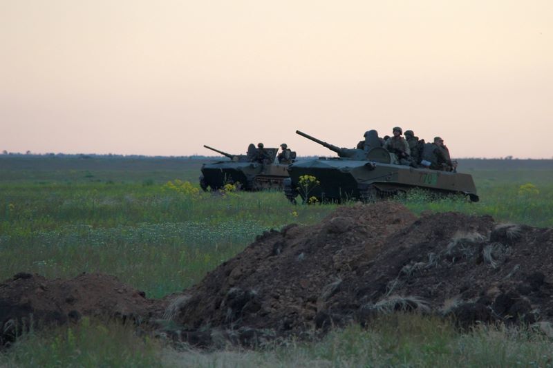 Украина провела масштабные учения десантных войск: фотофакт