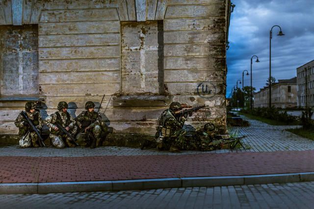 В Литве войска НАТО отрабатывали городские бои: фоторепортаж