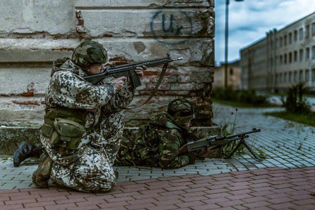 В Литве войска НАТО отрабатывали городские бои: фоторепортаж