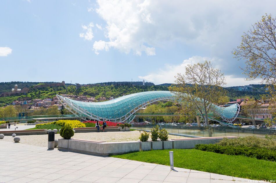 Потрясающий парк Рике в Тбилиси