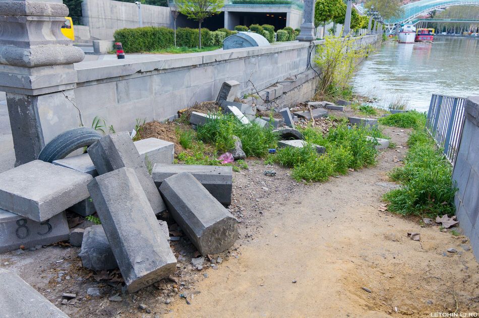 Потрясающий парк Рике в Тбилиси