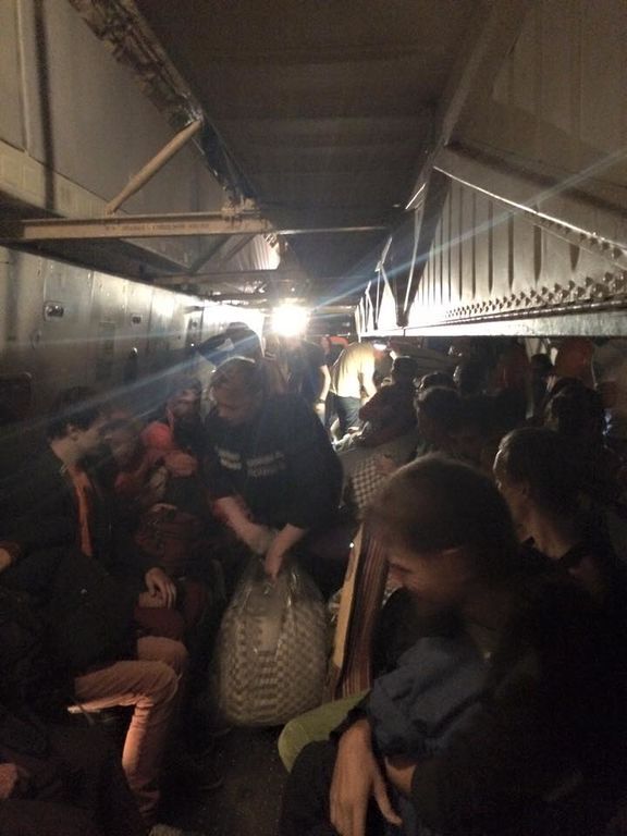 "Не прошло и полгода!": фото эвакуации украинцев в Непале