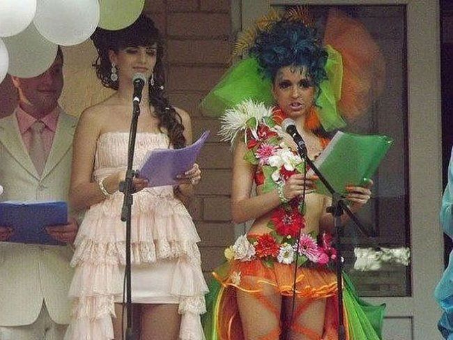 Прощай, школа: самые ужасные платья на выпускной