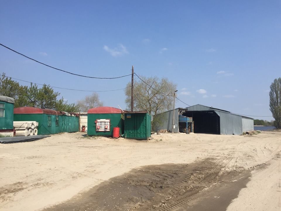 На киевском острове незаконно добывают песок: объемы впечатляют