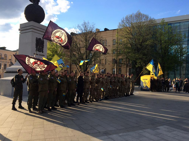 Год на войне: в Харькове отметили день рождения полка "Азов" – фотофакт