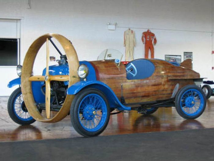 Раритет: топ-10 уникальных авто, которые можно увидеть только в музее