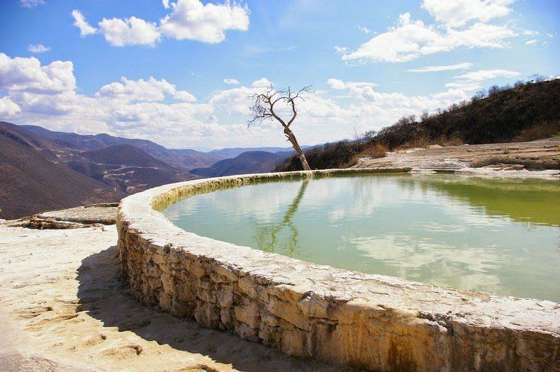 Уникальные каменные водопады Йерве эль Агуа