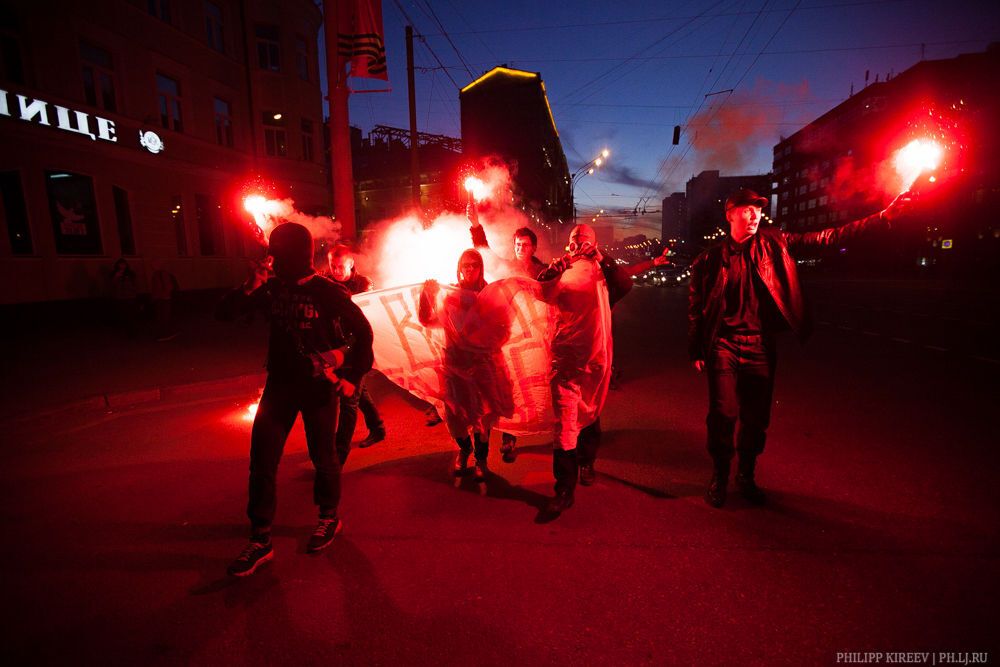 "Свободу політзекам": у Москві активісти "запалили" на Садовому. Фоторепортаж