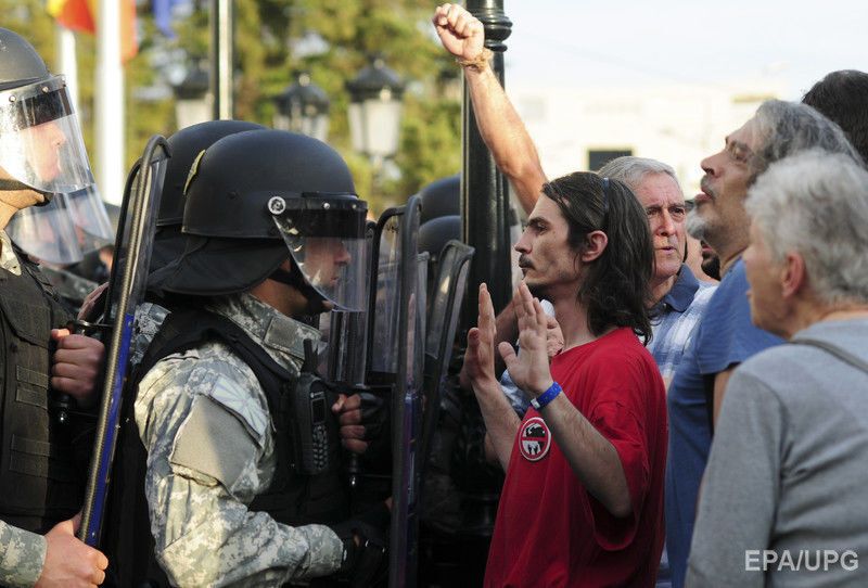 Протесты в Македонии: в боях с полицией пострадали 39 человек 