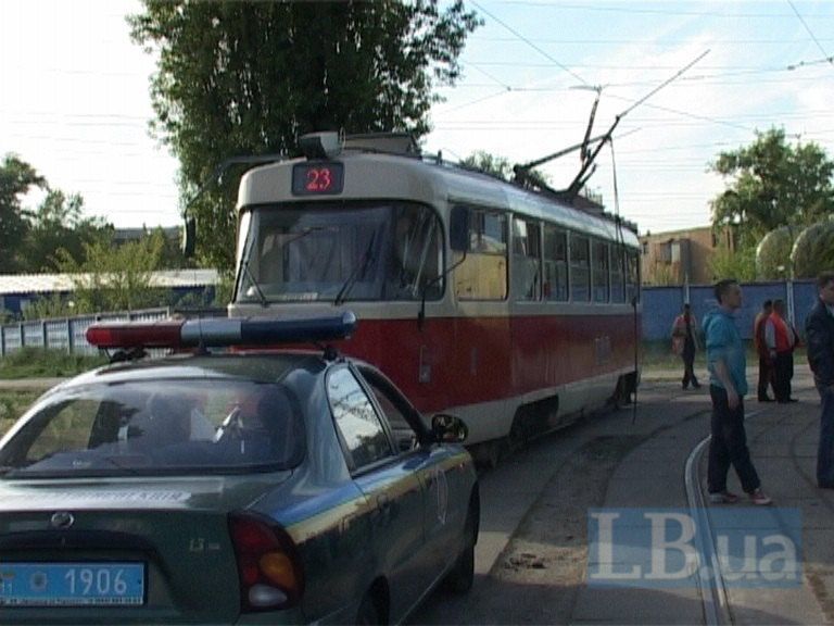 ЧП в киевском трамвае: пассажирку госпитализировали с травмой головы