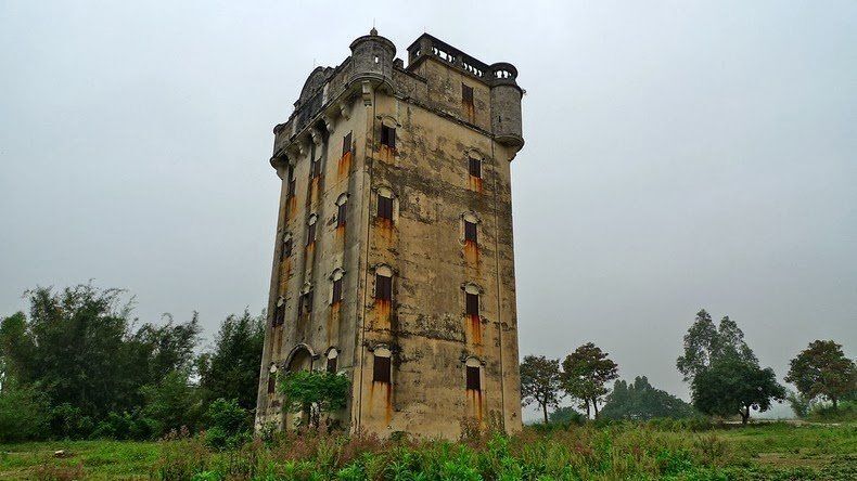 Заброшенные шикарные башни Дялоу в Китае