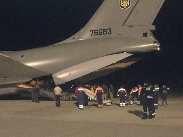 Самолет с украинцами из Непала сел в "Борисполе"