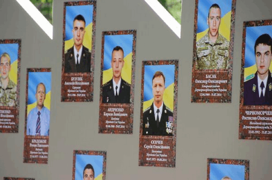 Как в городах Украины отмечают День Победы: фото и видео