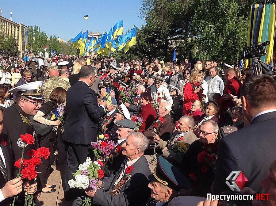 Как в городах Украины отмечают День Победы: фото и видео