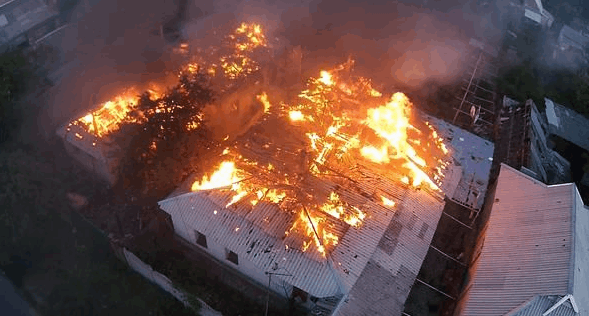 Донецьк у вогні: моторошні фото міста після масованого обстрілу