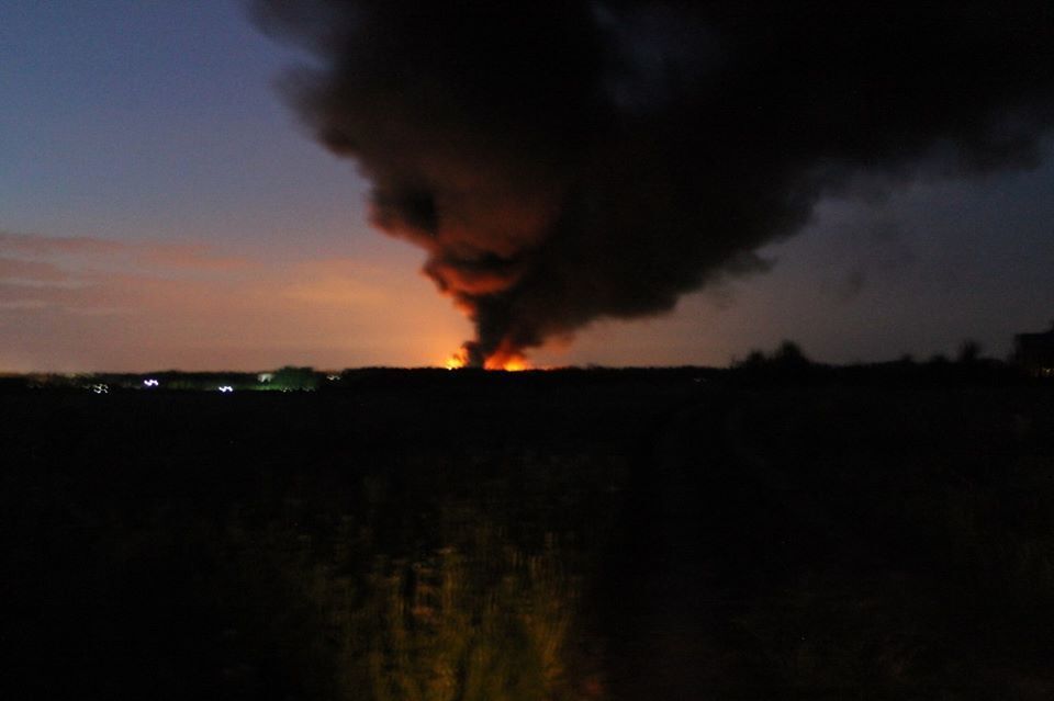 Второй фронт: "Азов" показал фото ликвидации пожара в Василькове