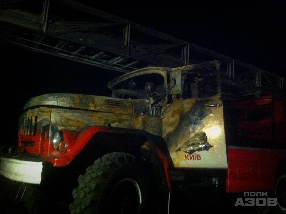 Второй фронт: "Азов" показал фото ликвидации пожара в Василькове