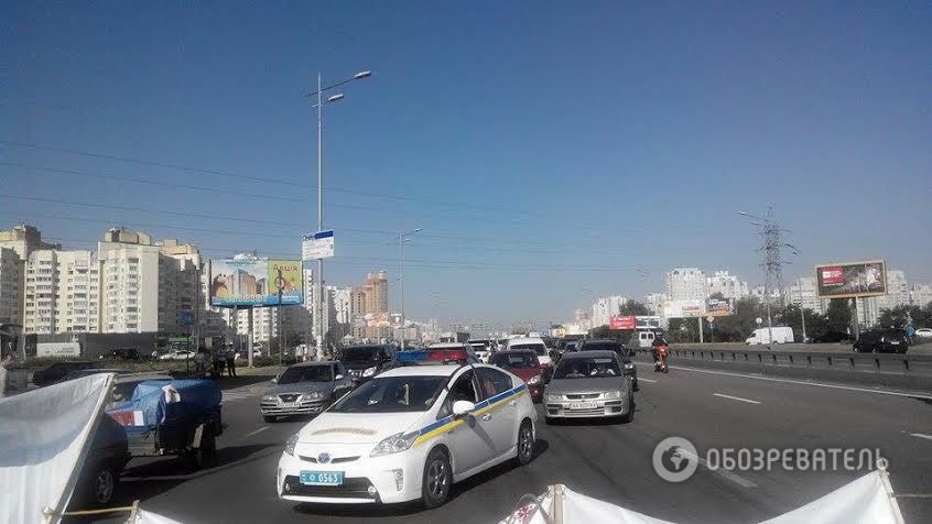 Протестующие перекрыли въезд в Киев: образовалась огромная пробка 