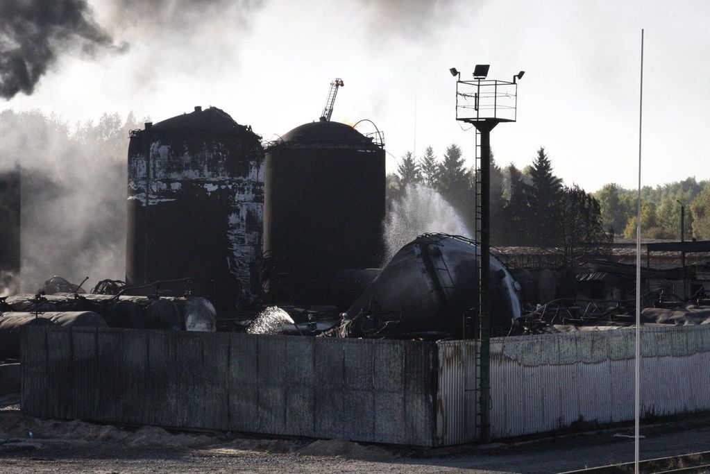 Пожар в Василькове: последние данные и новые фото с места событий