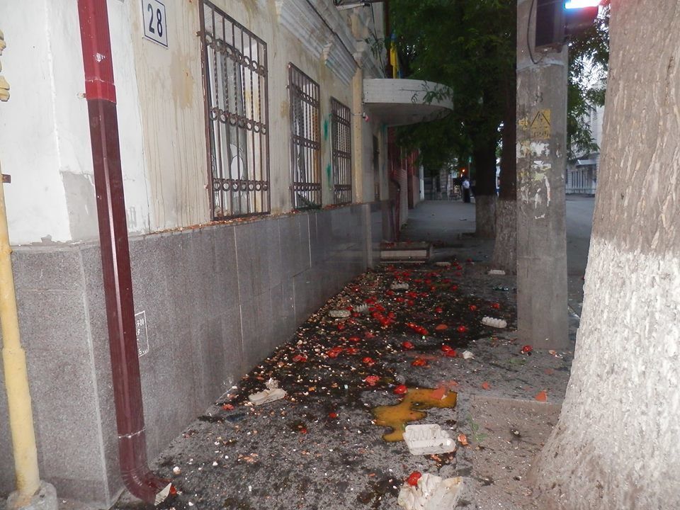 День ненависті до України: МЗС показало фото погрому консульства в Ростові