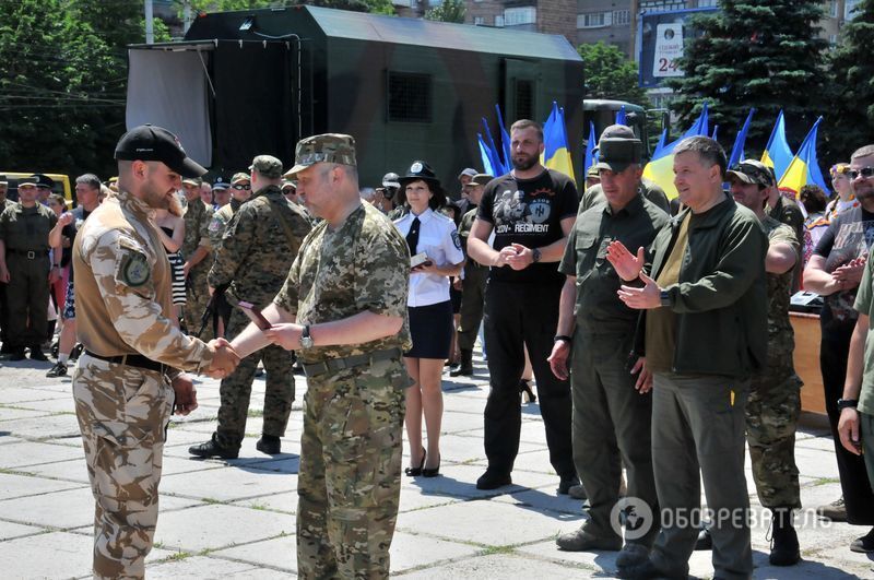 Мариуполь освобожденный: фоторепортаж из города-победителя